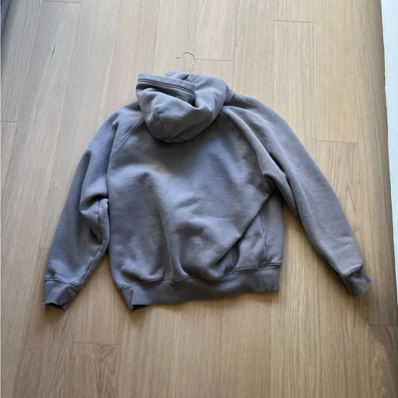 Aritzia Mega Fit Sweatfleece Cozy Fleece Sweatshirt in Taupe. Size Small. - Picture 2 of 3